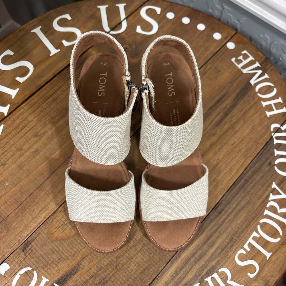 TOMS Majorca City Cutout Sandals - W6.